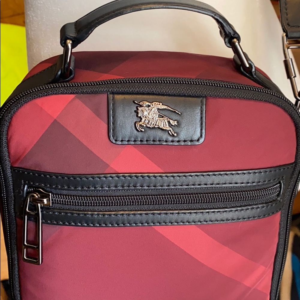 Rare, Burberry, Crossbody Bag/Lunch Tote - Picture 2 of 13